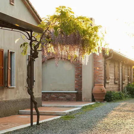 Agriturismo La Burlanda Farm stay